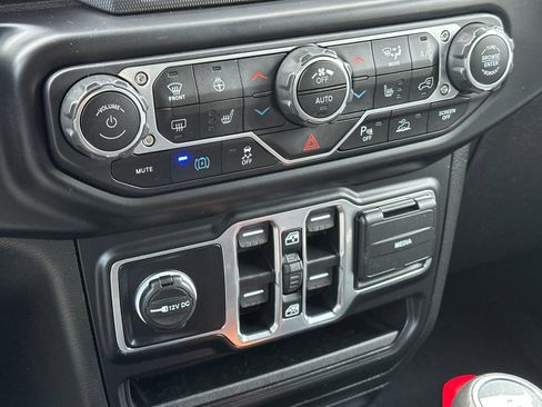 Used 2023 Jeep Wrangler Unlimited Sahara w/ Cold Weather Group image 21