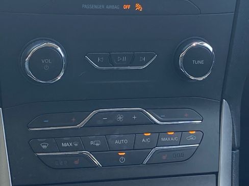 Used 2020 Ford Edge SEL w/ Convenience Package AWD/4WD image 11