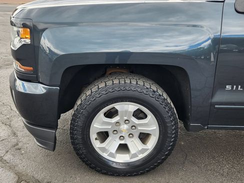 Used 2018 Chevrolet Silverado 1500 LT w/ All Star Edition AWD/4WD image 11
