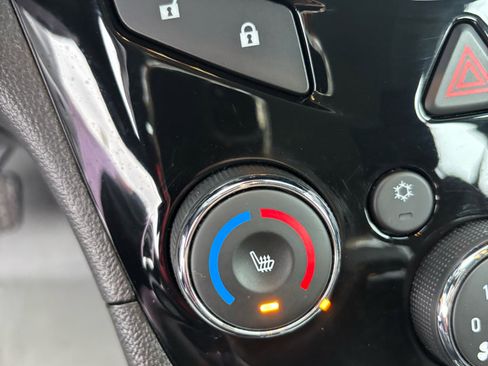 Used 2018 Chevrolet Sonic LT w/ Convenience Package image 18