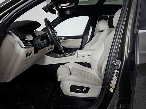 Used 2022 BMW X5 sDrive40i w/ Executive Package image 13