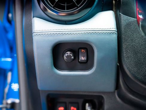 Used 2020 Nissan GT-R Premium AWD/4WD image 49