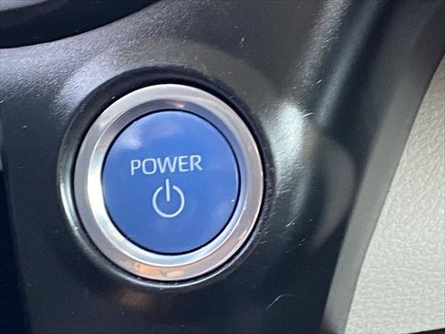 Certified 2024 Toyota Sienna XLE FWD image 24