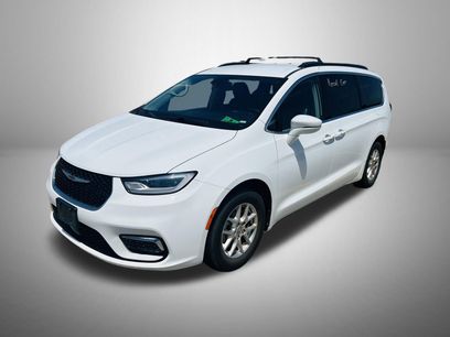 Used 2022 Chrysler Pacifica Touring-L