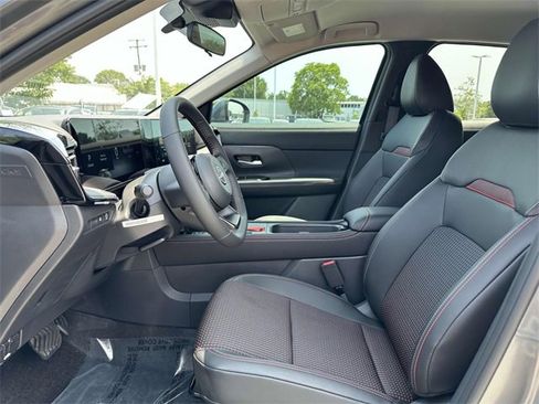 New 2025 Nissan Kicks SR image 16