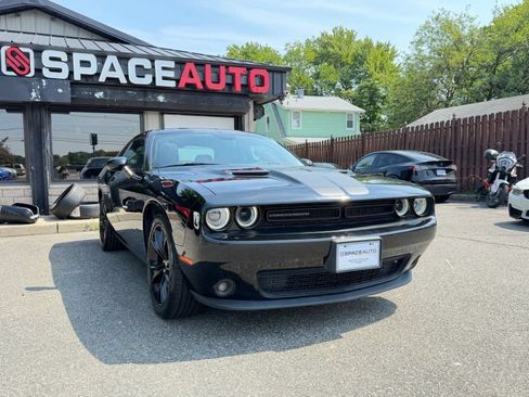 Used 2017 Dodge Challenger SXT Plus RWD image 4