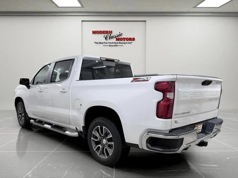 Used 2024 Chevrolet Silverado 1500 LT AWD/4WD image 5
