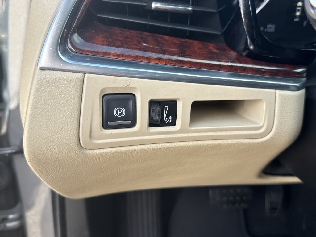 Used 2019 Cadillac XT5 Premium Luxury FWD image 21