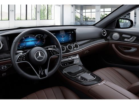 Used 2023 Mercedes-Benz E 350 4MATIC Sedan image 3
