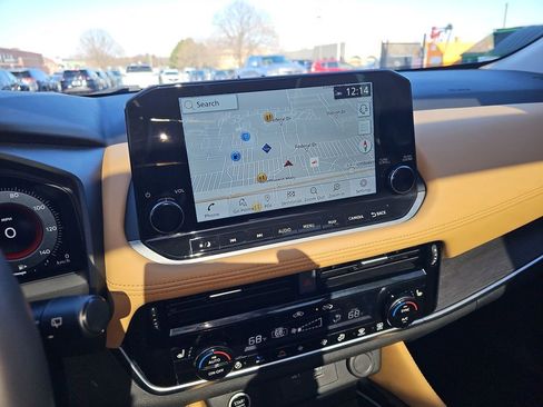 Used 2023 Nissan Rogue Platinum w/ Platinum Premium Package image 19