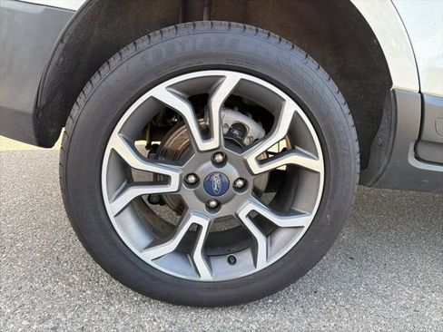 Used 2020 Ford EcoSport SES w/ SES Black Appearance Package image 26