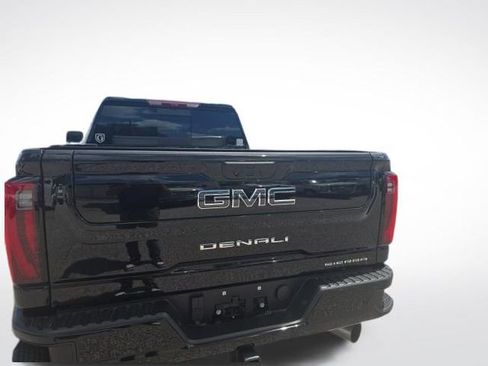Used 2025 GMC Sierra 3500 Denali Ultimate AWD/4WD image 4