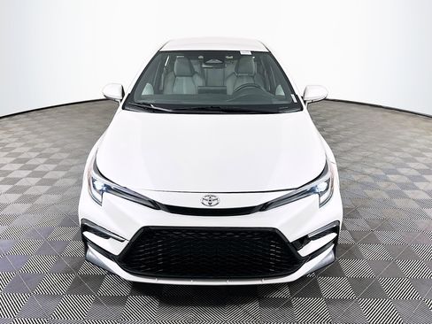 Used 2023 Toyota Corolla SE FWD image 2