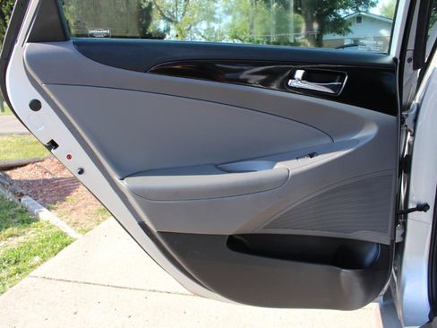 Used 2014 Hyundai Sonata SE FWD image 30