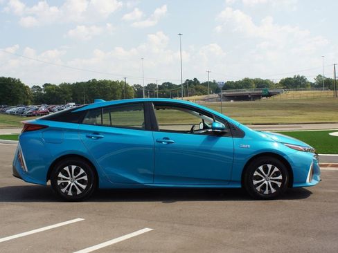 Used 2021 Toyota Prius Prime XLE image 22