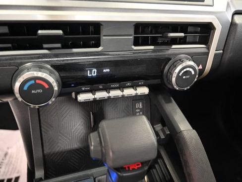 Used 2025 Toyota Tacoma TRD Sport AWD/4WD image 18