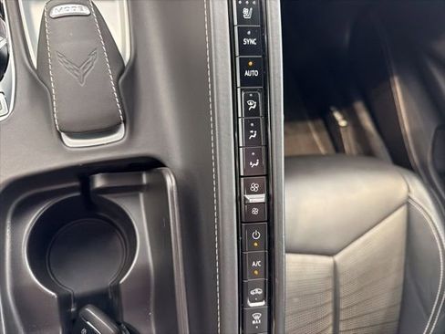 Used 2022 Chevrolet Corvette Stingray Premium Conv w/ Z51 Performance Package RWD image 29