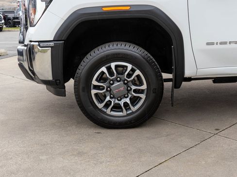 Used 2024 GMC Sierra 3500 SLE w/ SLE Convenience Package image 26