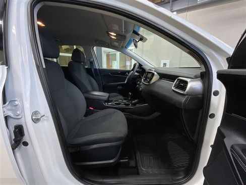 Used 2018 Kia Sorento AWD image 29