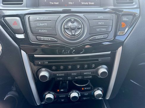 Used 2019 Nissan Pathfinder SV AWD/4WD image 28