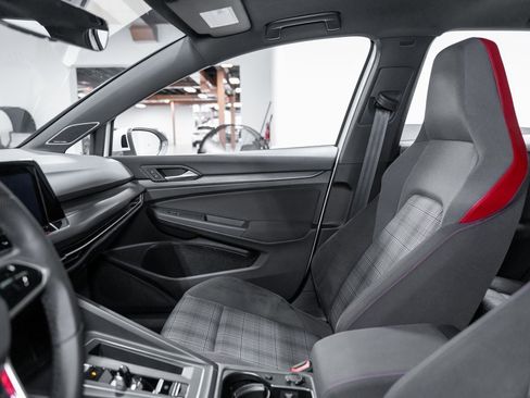 Used 2022 Volkswagen GTI SE image 54