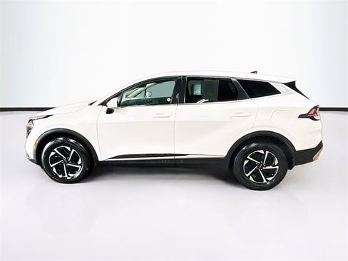 Used 2023 Kia Sportage LX image 4
