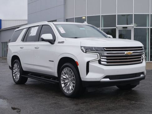 Used 2023 Chevrolet Tahoe High Country w/ Premium Package AWD/4WD image 2