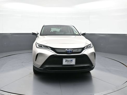 Used 2024 Toyota Venza LE AWD/4WD image 2