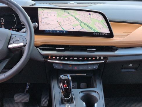 Used 2025 Cadillac XT4 Premium Luxury w/ Technology Package image 29