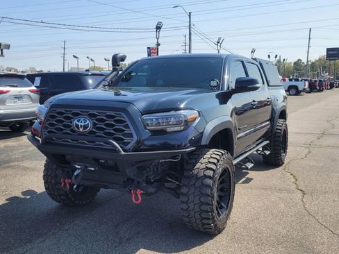 Used 2022 Toyota Tacoma TRD Off-Road image 41