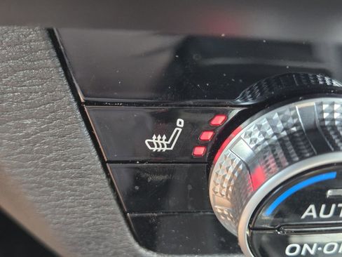 Used 2024 Mitsubishi Outlander SE Black Edition image 27