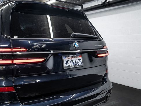 Used 2023 BMW X7 xDrive40i w/ M Sport Package AWD/4WD image 15