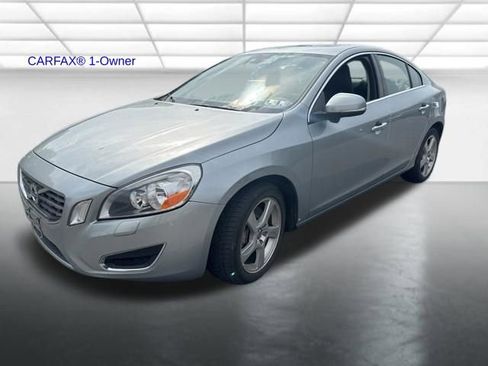 Used 2013 Volvo S60 T5 Premier Plus AWD/4WD image 2