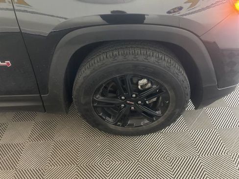 Used 2024 GMC Terrain AT4 w/ Infotainment Package II AWD/4WD image 38