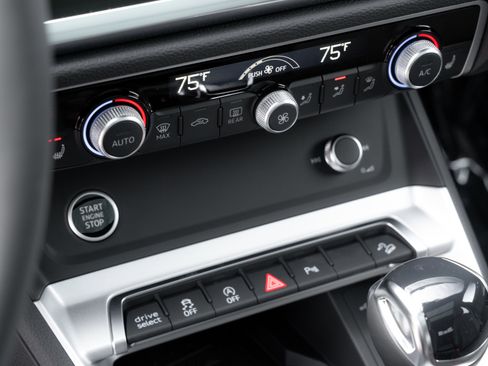 New 2025 Audi Q3 2.0T Premium image 13