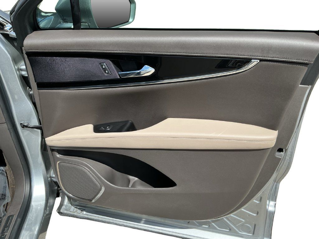 Used 2022 Lincoln Nautilus FWD w/ Premium Package image 24