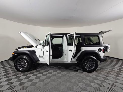 Used 2024 Jeep Wrangler Sport S image 16