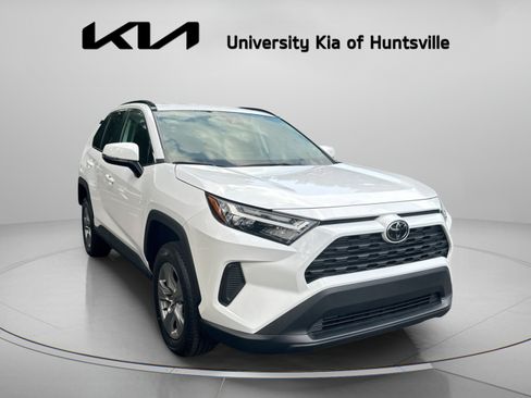 Used 2025 Toyota RAV4 XLE FWD image 1