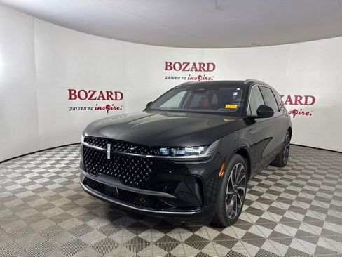 Used 2025 Lincoln Nautilus Black Label image 4