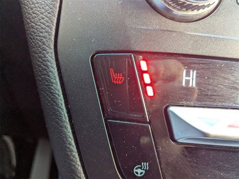 Used 2020 Ford Explorer XLT w/ Comfort Package image 24