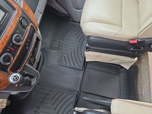 Used 2016 Mercedes-Benz Sprinter 3500 image 22
