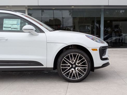 New 2026 Porsche Macan image 11