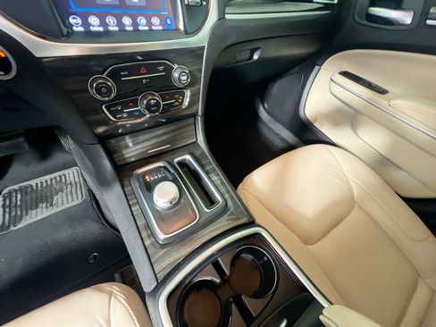 Used 2019 Chrysler 300 Touring L w/ Quick Order Package 22F image 26