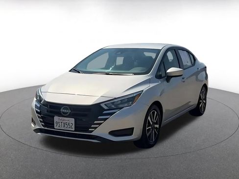 Used 2025 Nissan Versa SV FWD image 7