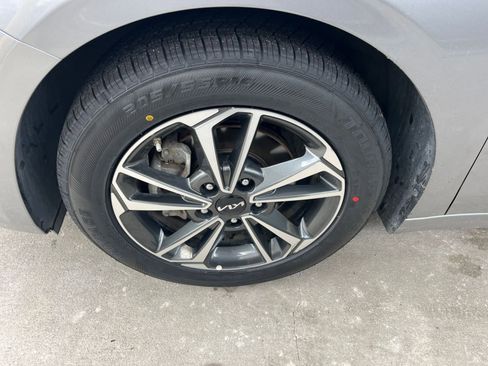 Used 2024 Kia Forte LXS image 28