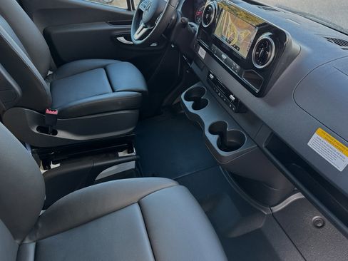 New 2024 Mercedes-Benz Sprinter 4500 image 16