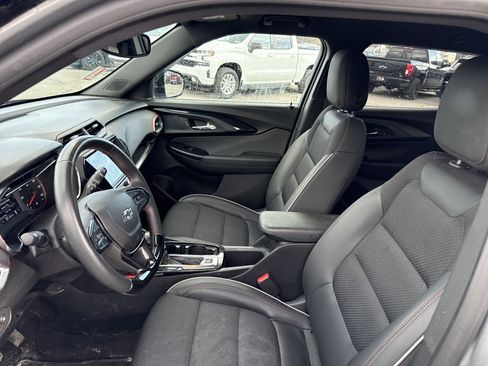 Used 2023 Chevrolet TrailBlazer RS w/ Convenience Package image 12