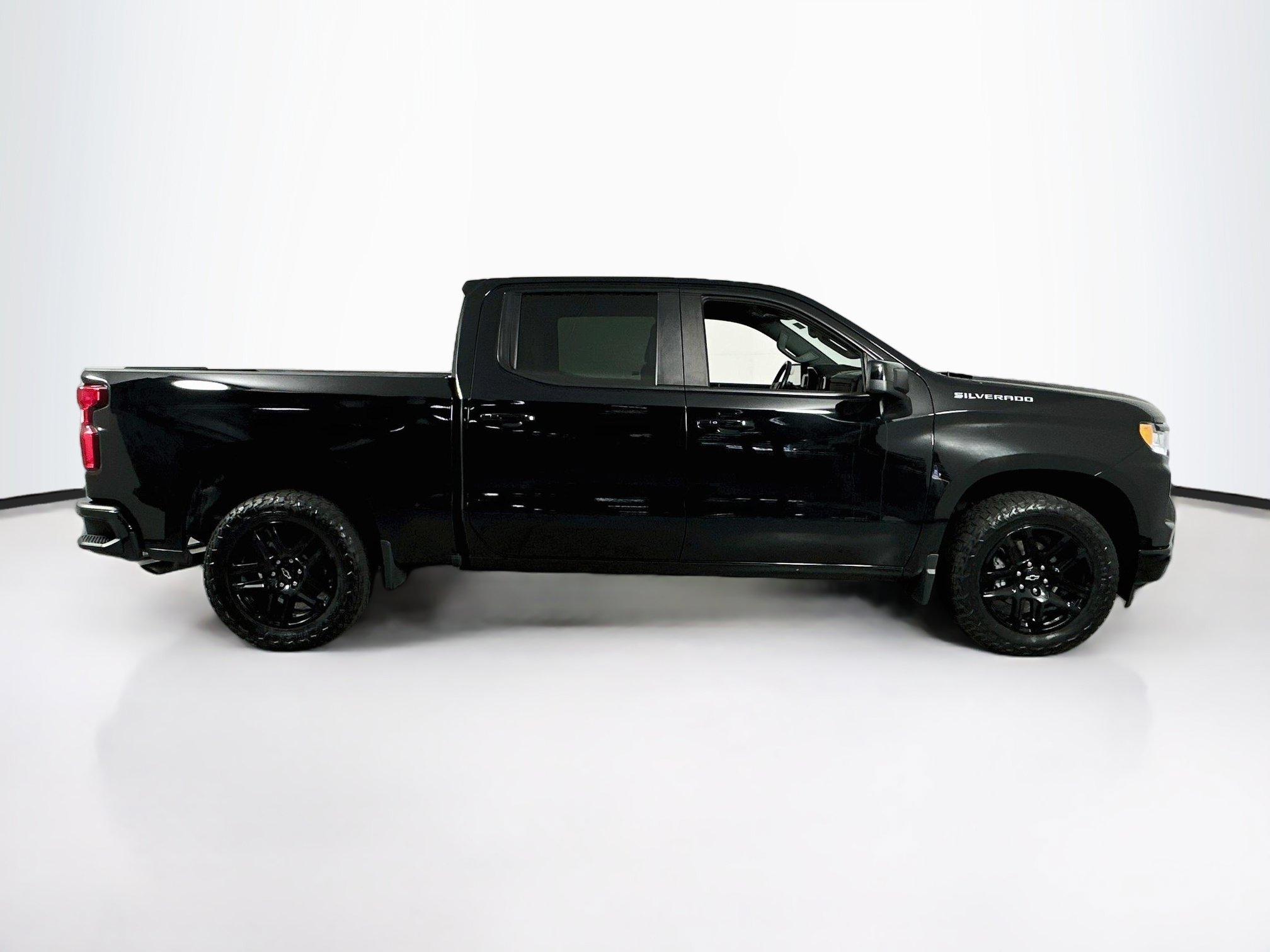 Used 2023 Chevrolet Silverado 1500 RST RWD image 4