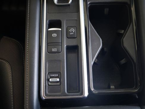 Used 2023 Nissan Pathfinder SL w/ Lighting Package (N92) FWD image 22