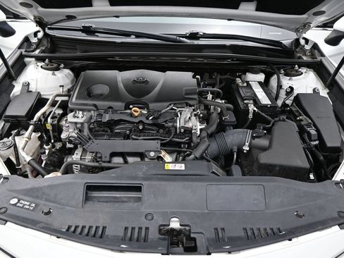 Used 2019 Toyota Camry XSE w/ Navigation Package FWD image 28